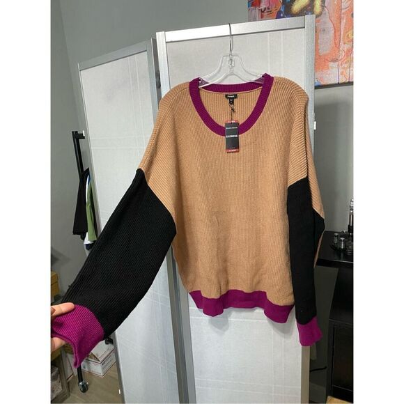 Express Tan and Black Crew Neck Sweater - Picture 5 of 10